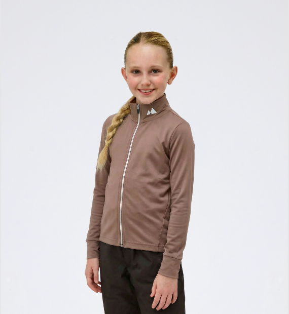 Meisje met de Classique Brown skipully van Mountain Hero 