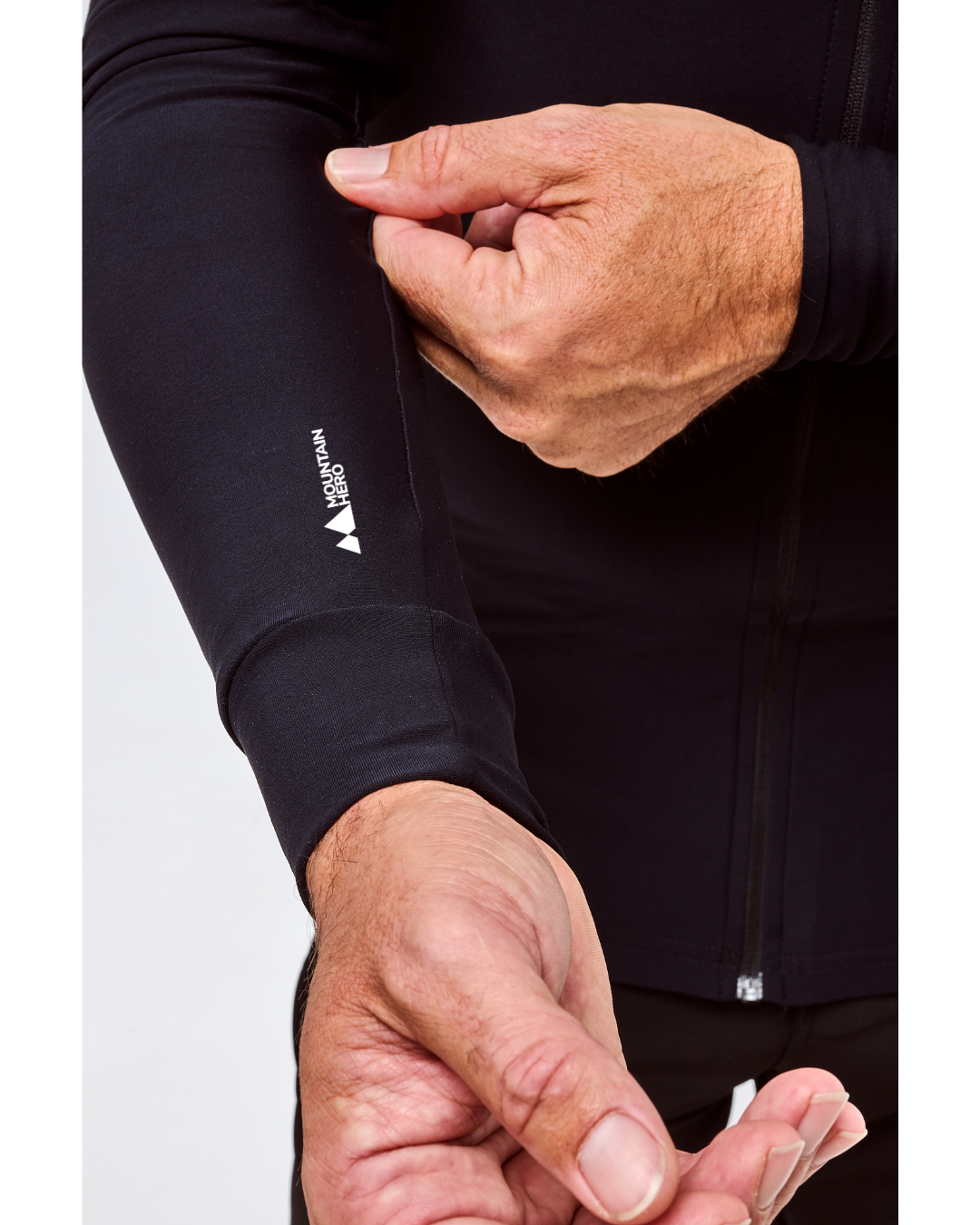 Skipully Essential Hero Detail met logo op de mouw 