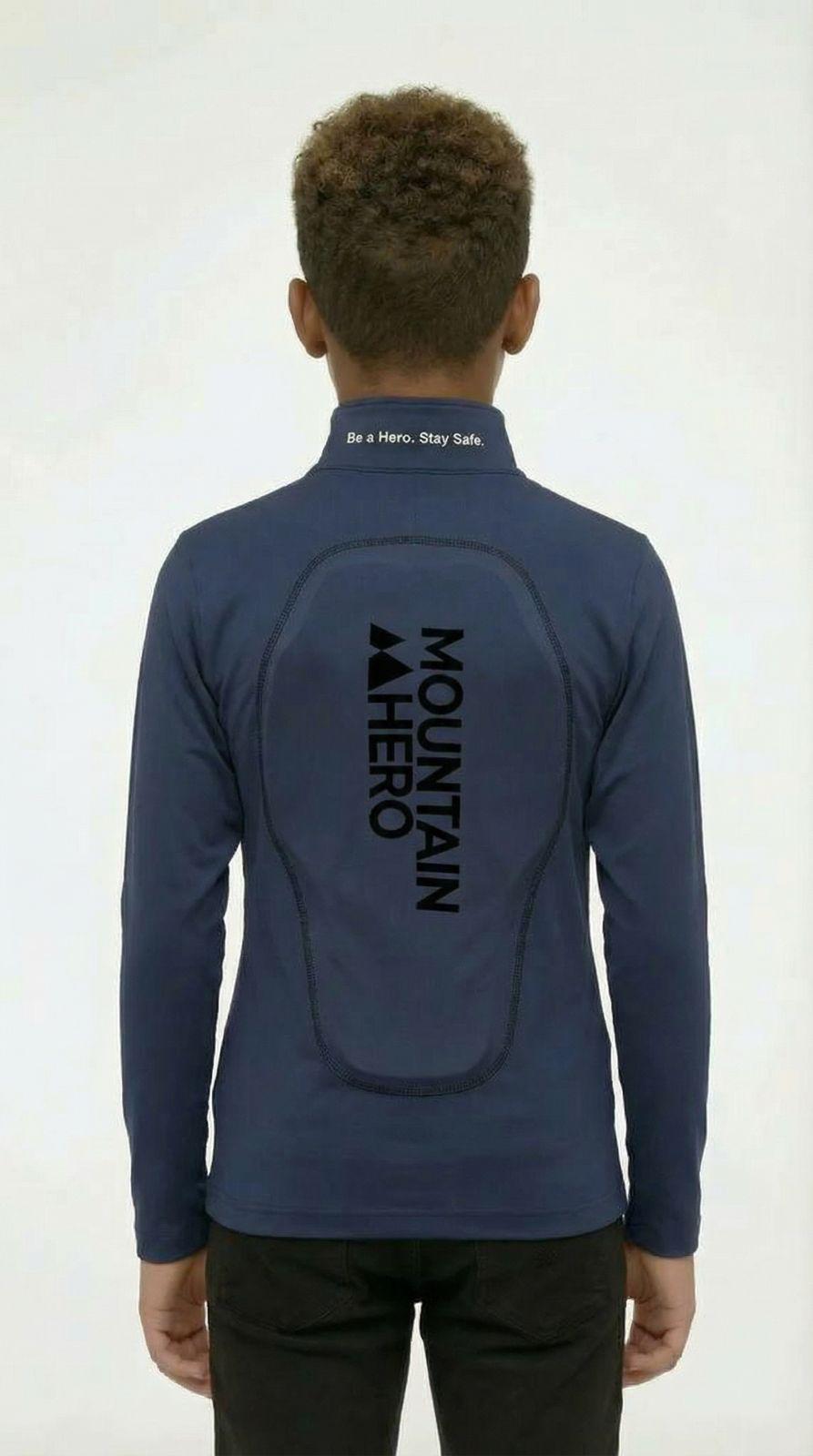 Skipully met rugbeschermer Nothern Navy kids achter 